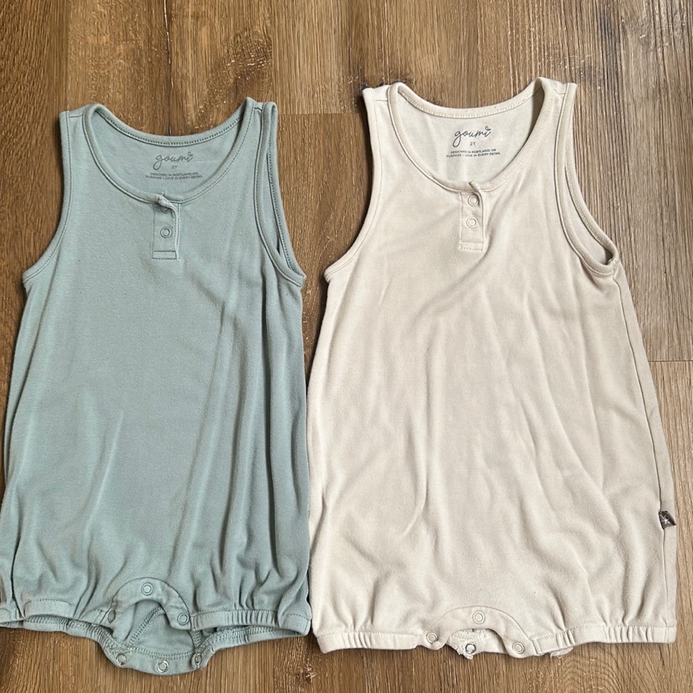 Two goumi jumpers
